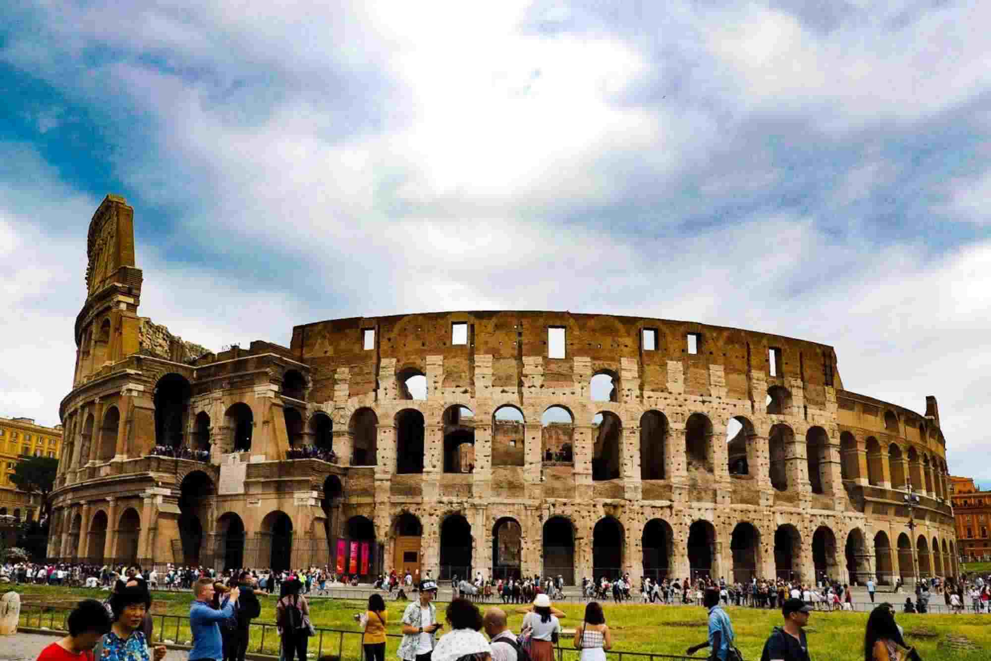 Italy Rome: Colosseum District Buys And Bites